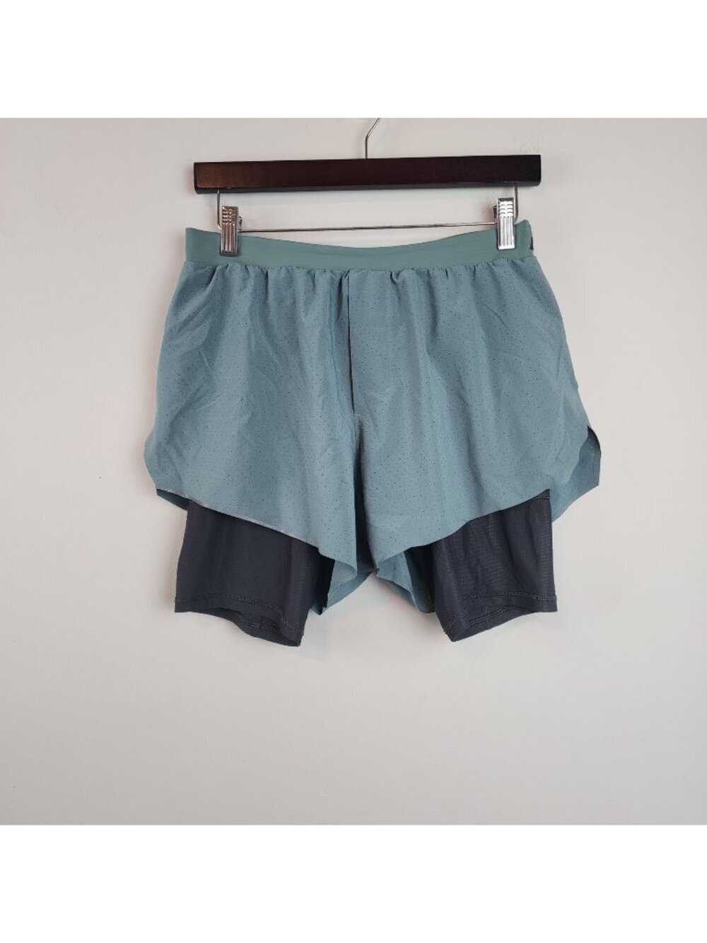 Lululemon Surge Short Special Edition  Lined Towel hook sz M men Activewear
